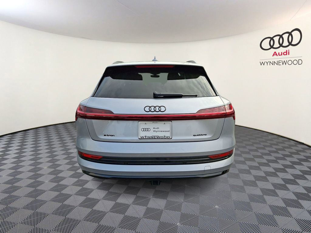 Used 2023 Audi e-tron Premium w/ Convenience Plus Package image 5