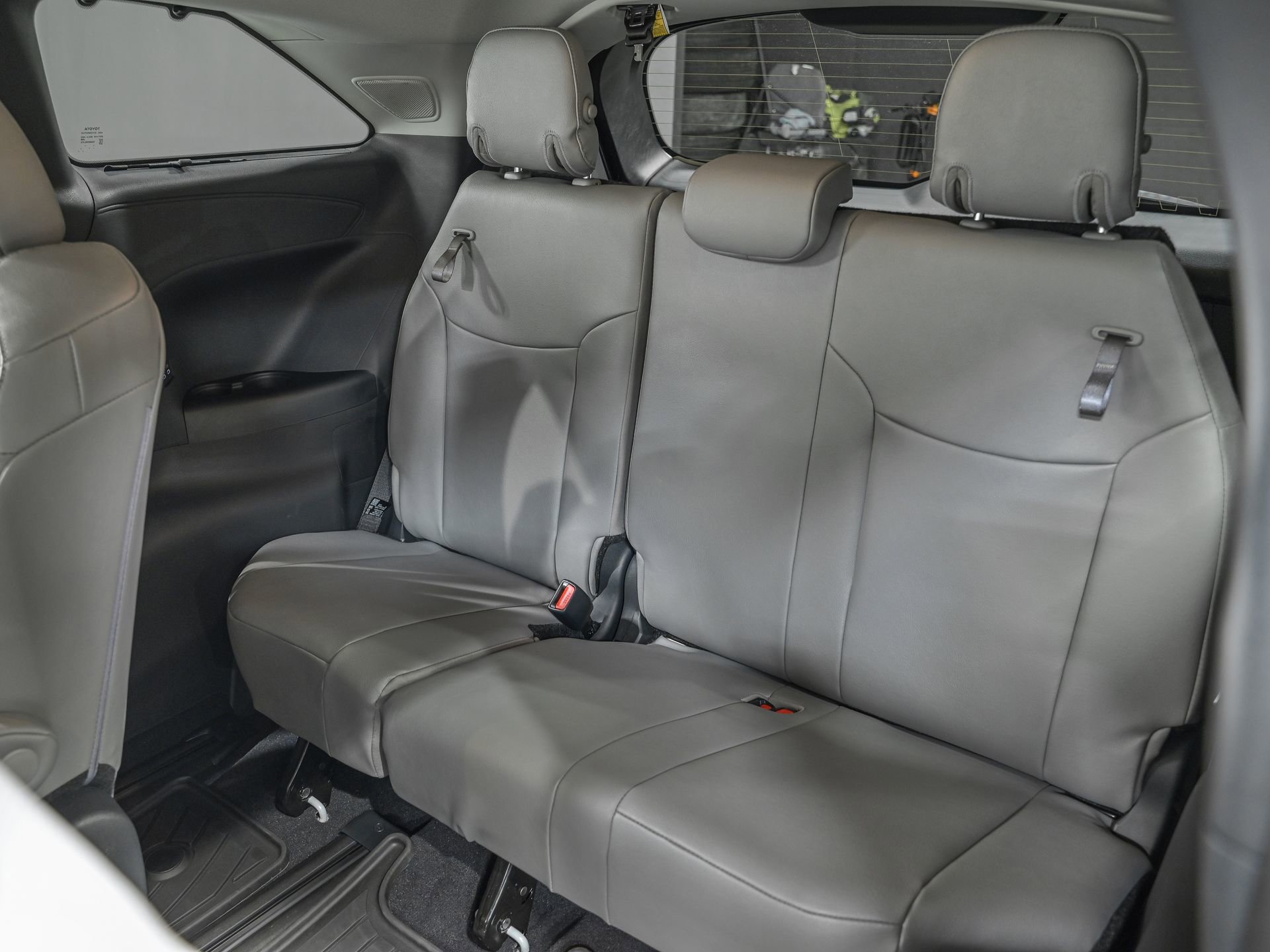 Used 2026 Toyota Sienna XLE image 27