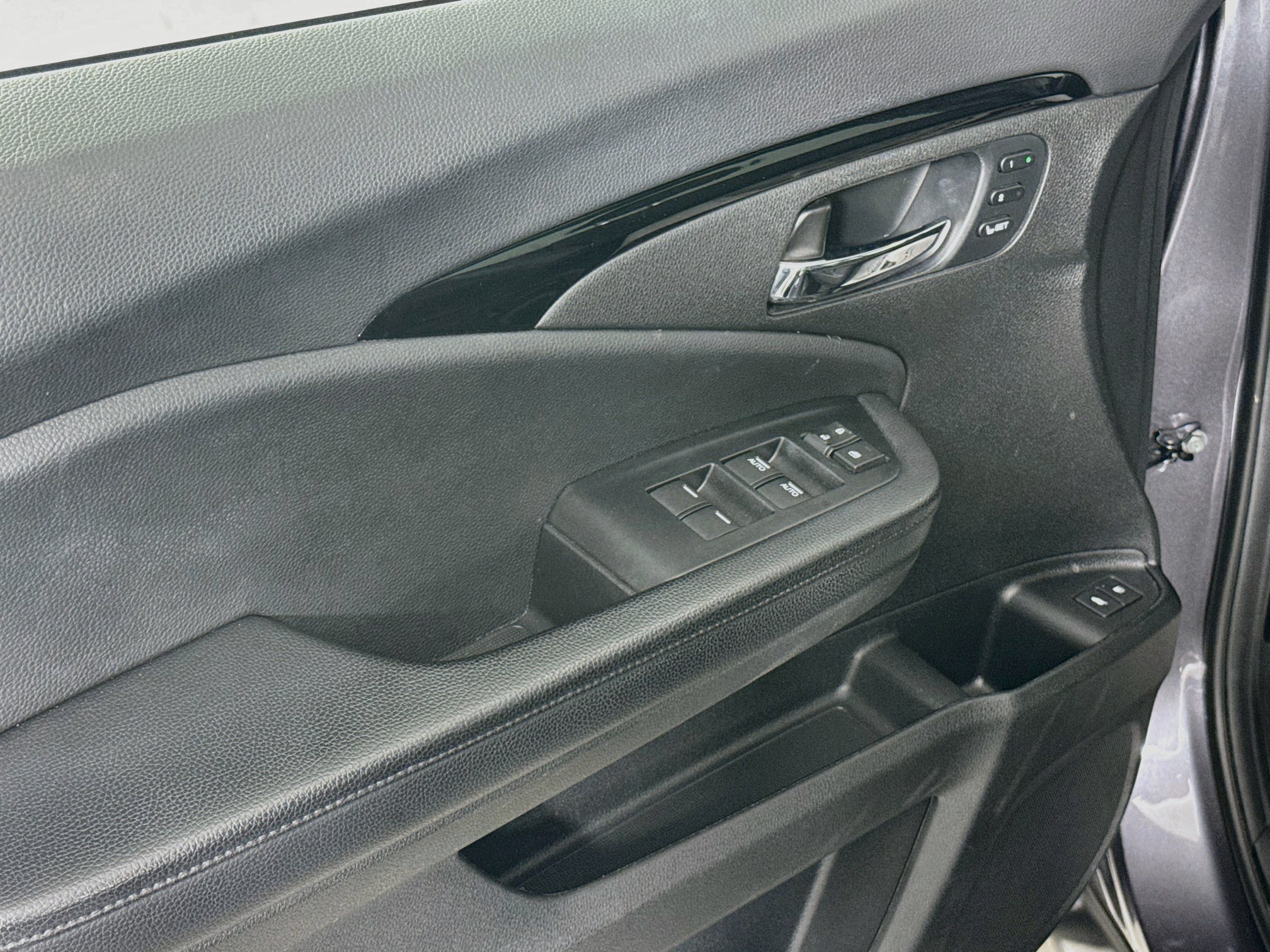 Used 2021 Honda Pilot Touring image 20