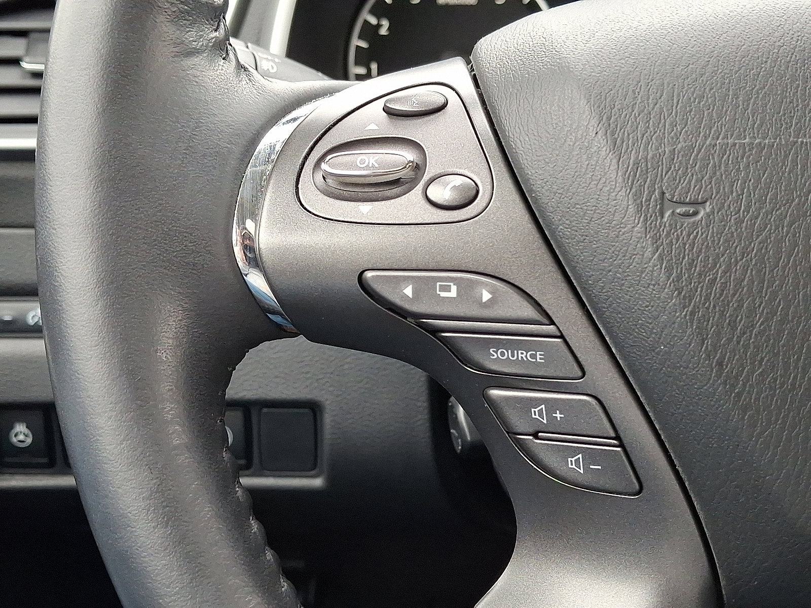 Certified 2023 Nissan Murano Platinum w/ Cargo Package image 25