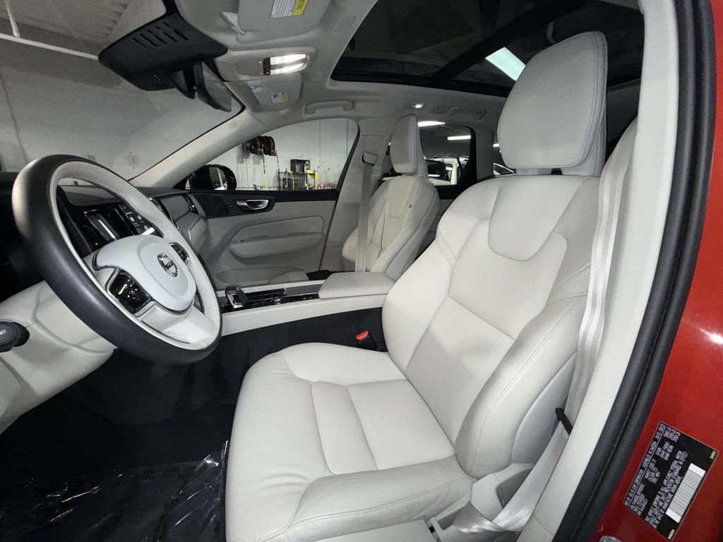 Used 2024 Volvo XC60 T8 Plus w/ Protection Package Premier image 2