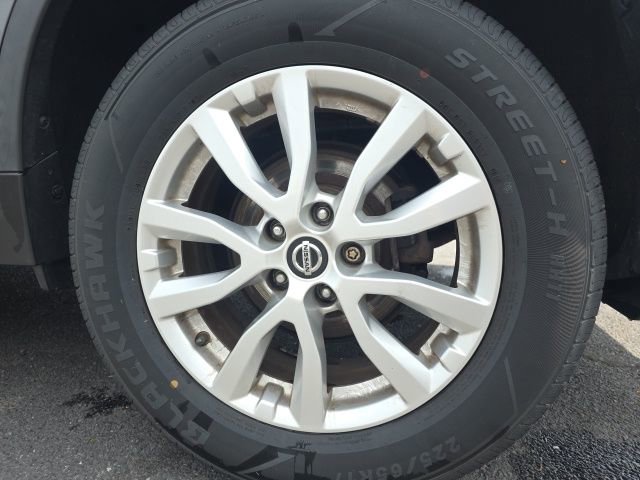 Certified 2018 Nissan Rogue SV AWD/4WD image 9