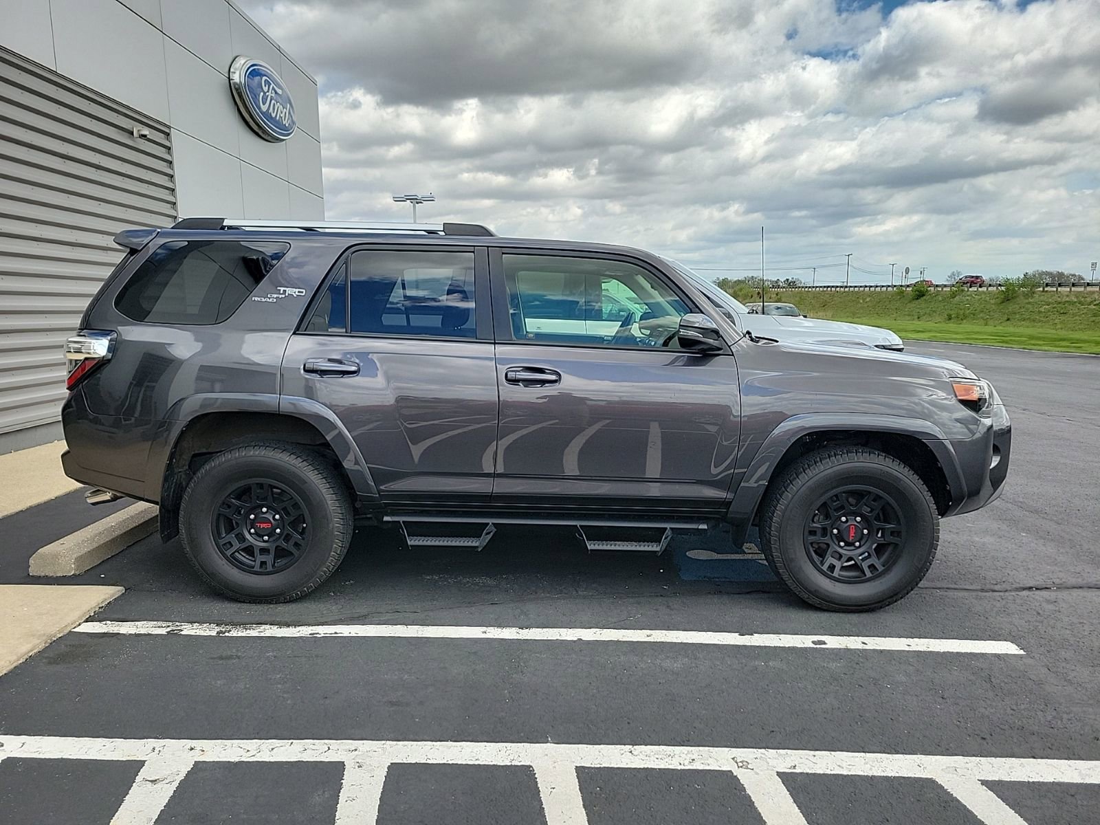 Used 2018 Toyota 4Runner TRD Off-Road Premium image 5