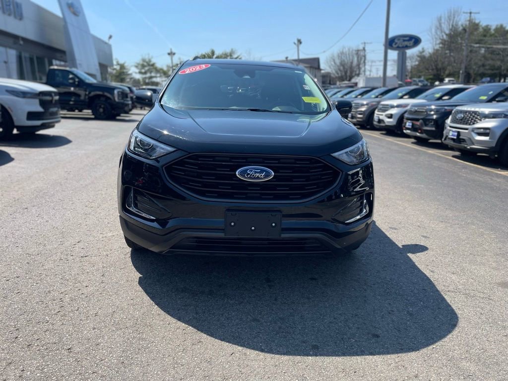Used 2023 Ford Edge SEL w/ Sport Appearance Package image 9