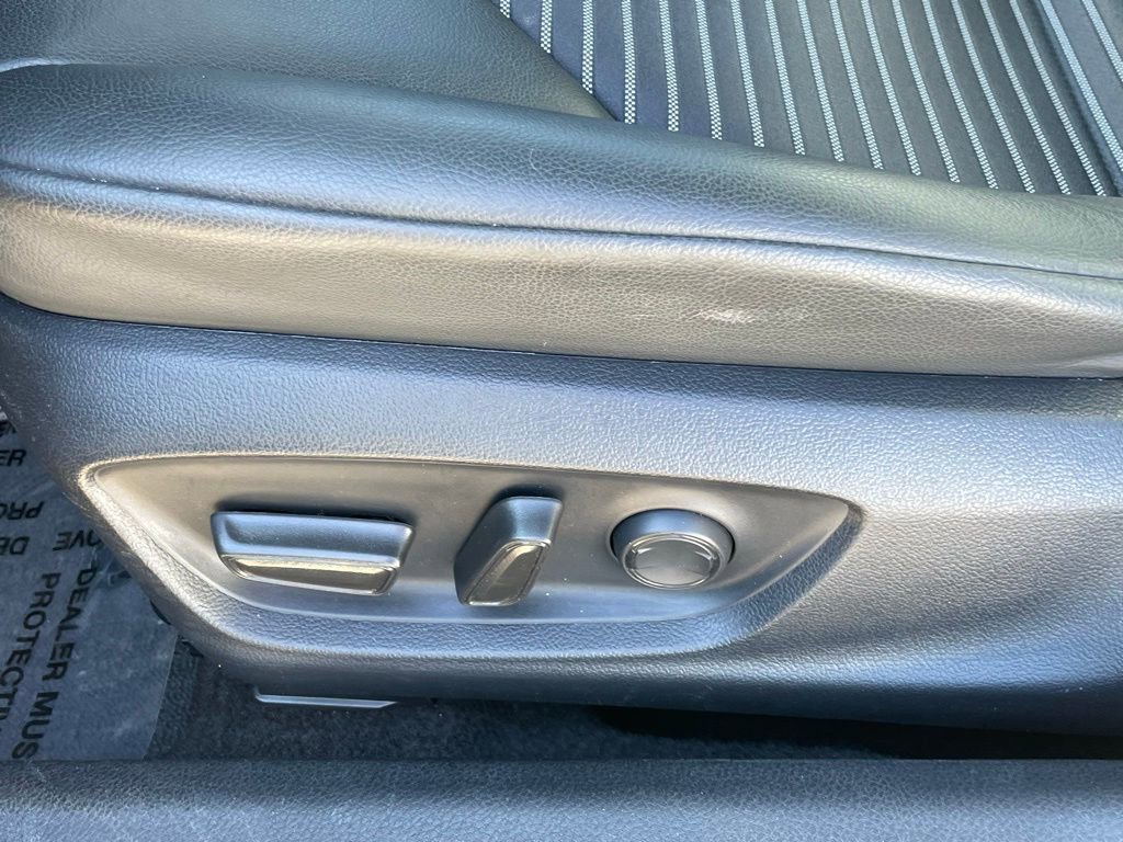 Used 2024 Toyota Camry SE image 10