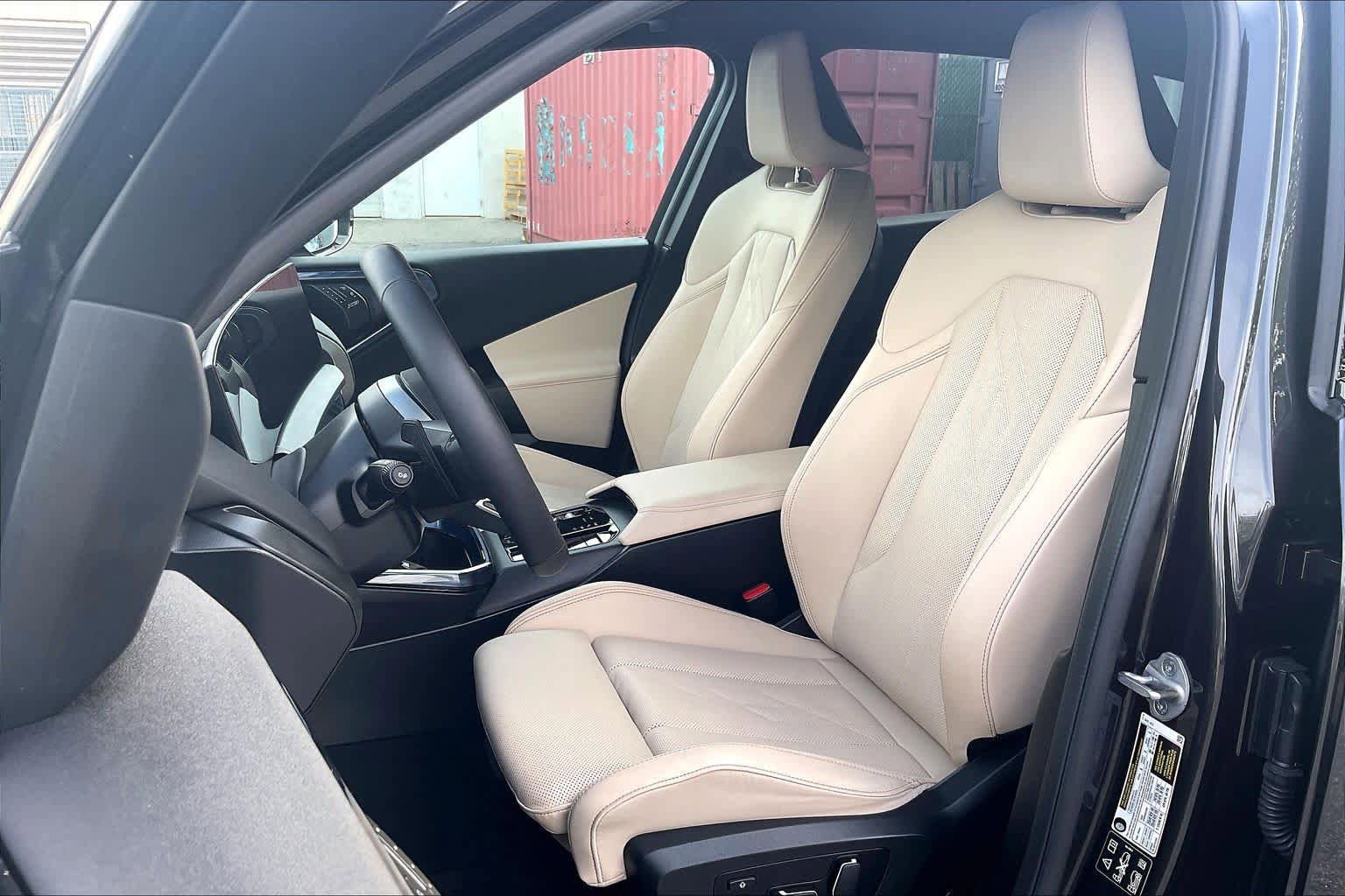 Used 2025 BMW X3 xDrive30i w/ M Sport Package AWD/4WD image 7