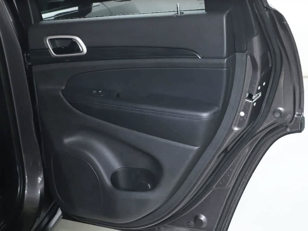 Used 2020 Jeep Grand Cherokee Limited AWD/4WD image 31
