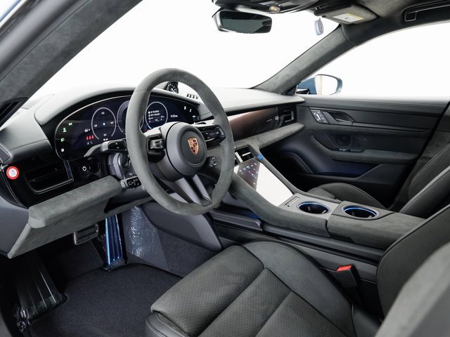 New 2025 Porsche Taycan GTS image 4