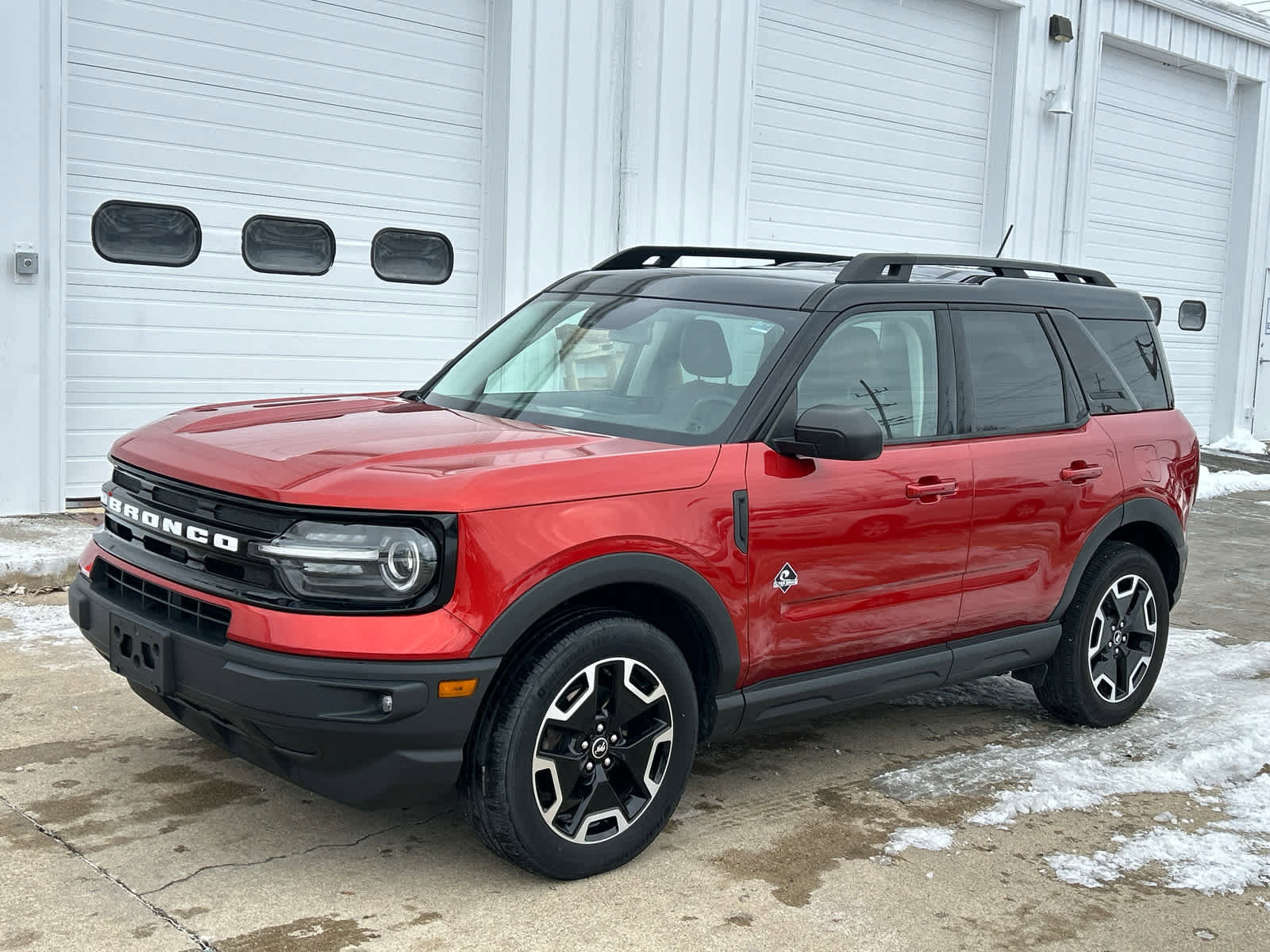 Used 2022 Ford Bronco Sport Outer Banks w/ Tech Package image 2