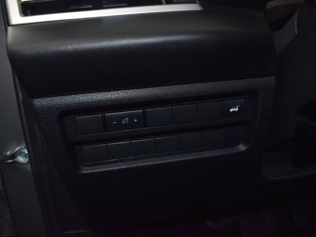 Used 2022 Mitsubishi Outlander SE image 17