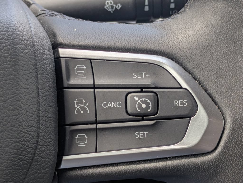Used 2025 Jeep Compass Limited AWD/4WD image 25