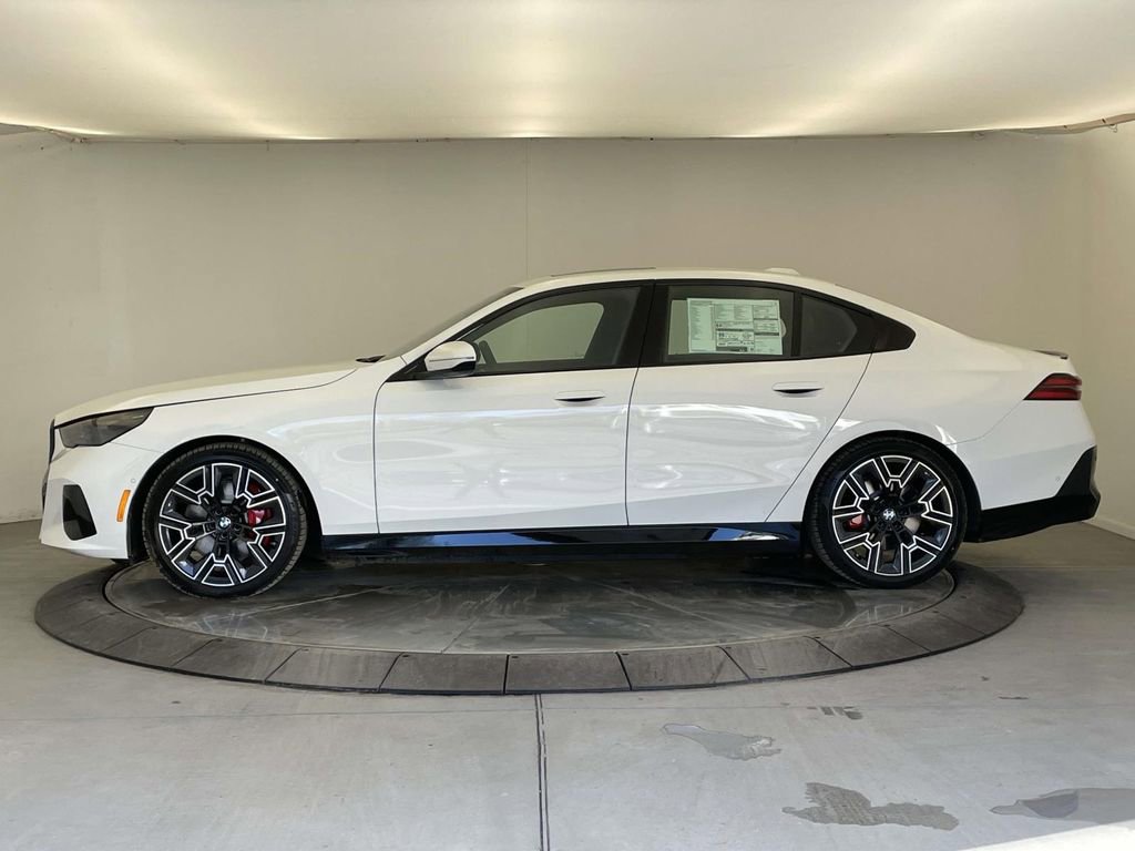 New 2026 BMW i5 eDrive40 w/ M Sport Package AWD/4WD image 2