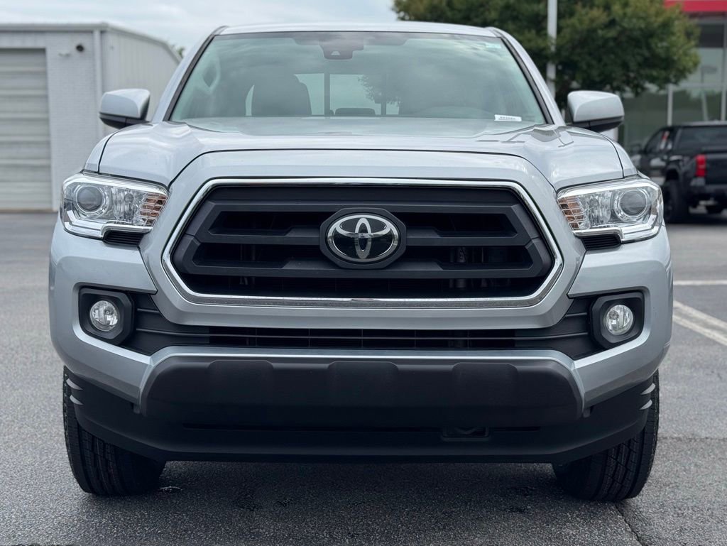 Used 2022 Toyota Tacoma SR5 RWD image 4