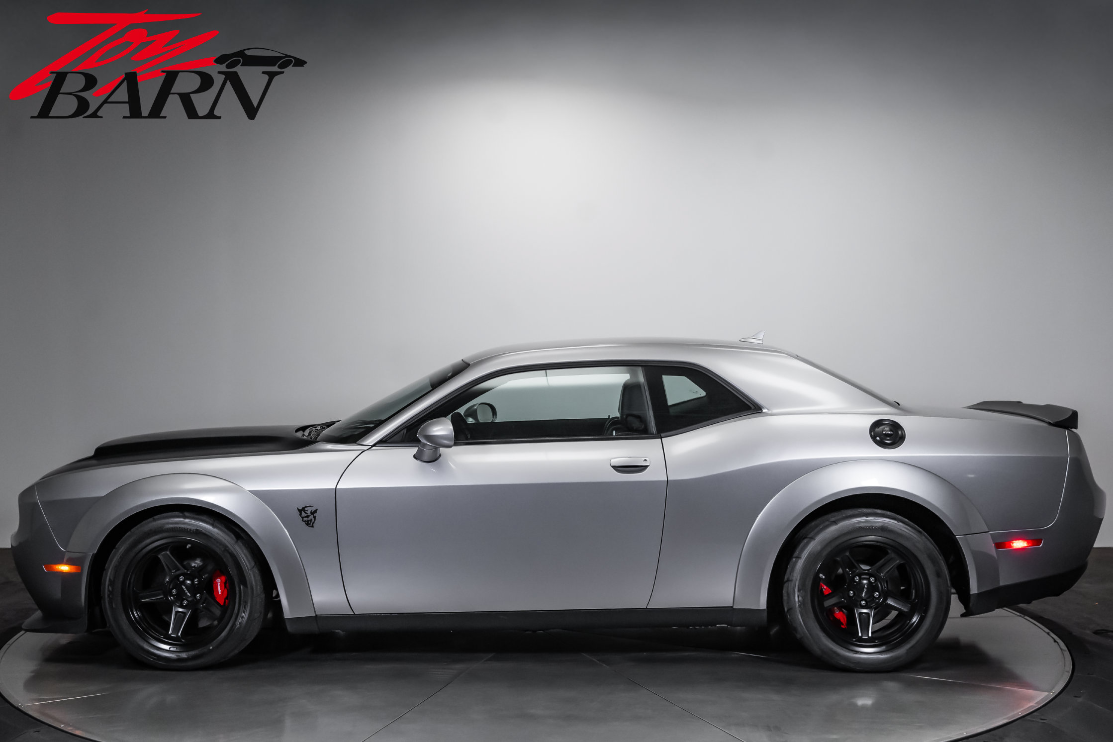 Used 2018 Dodge Challenger SRT Demon RWD image 2