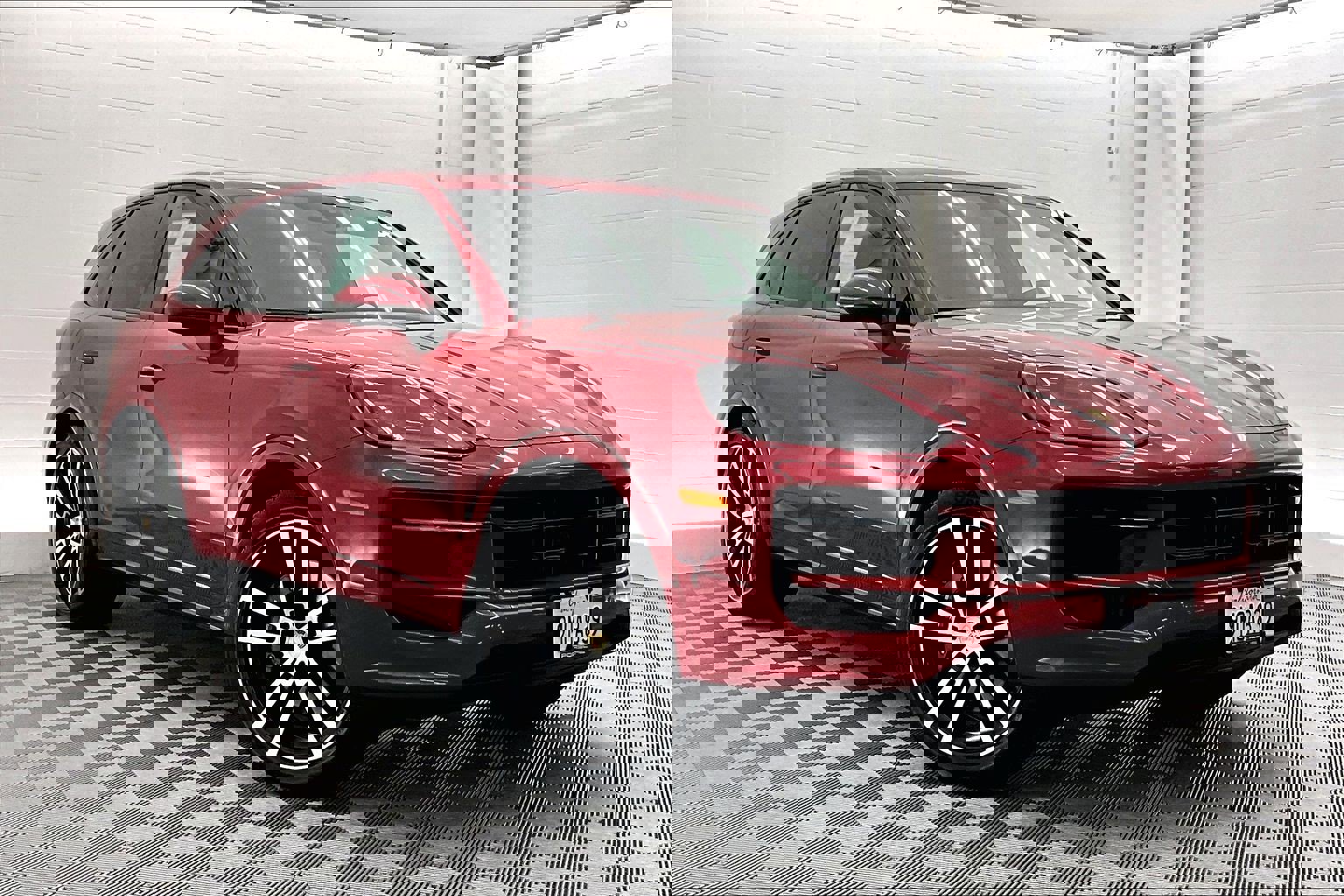 Used 2024 Porsche Cayenne image 32