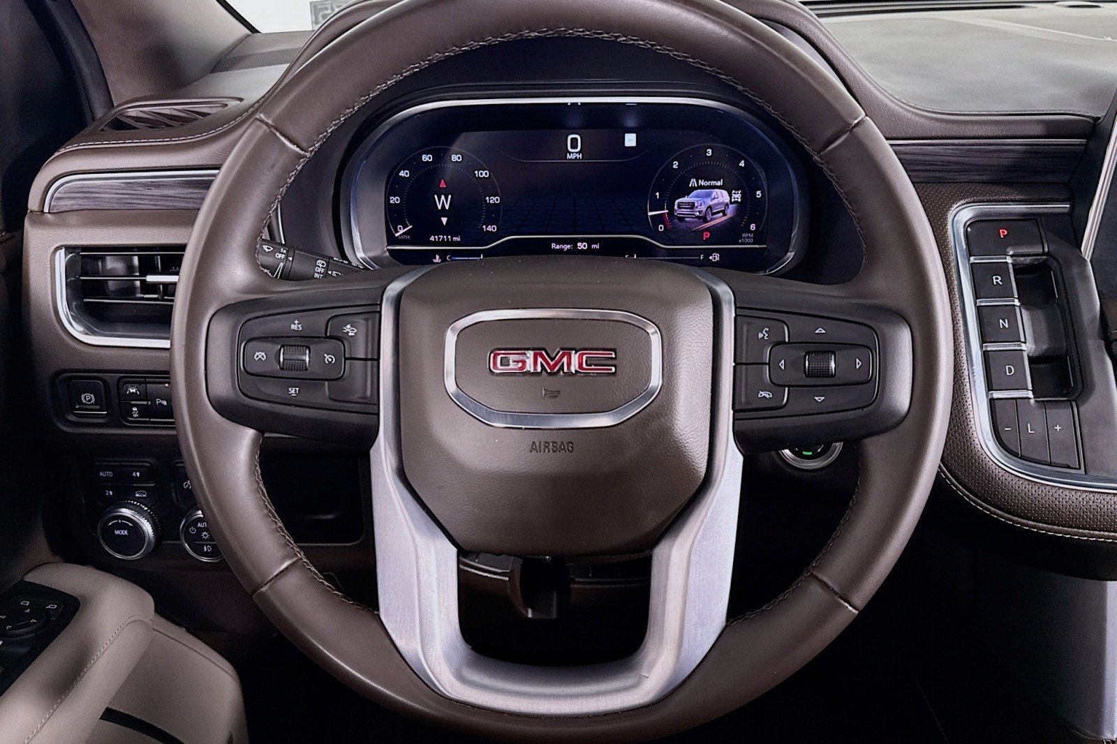 Used 2023 GMC Yukon XL SLT image 19