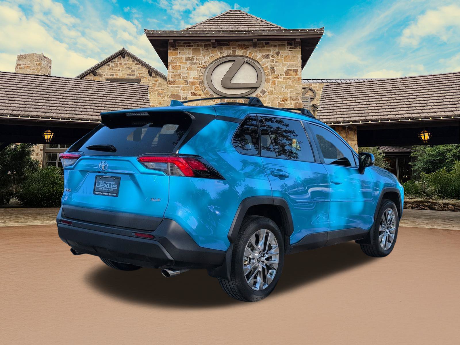 Used 2021 Toyota RAV4 XLE Premium FWD image 2
