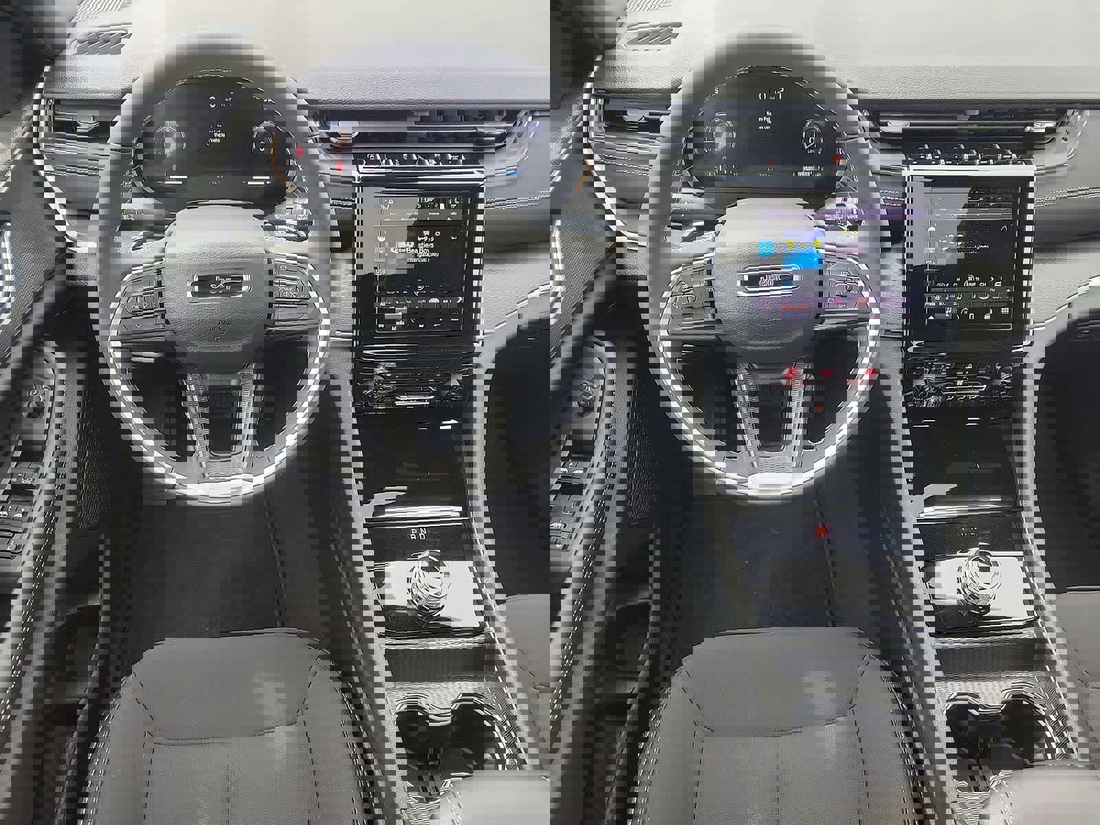 Used 2025 Jeep Grand Cherokee Laredo X w/ Luxury Tech Group I image 12