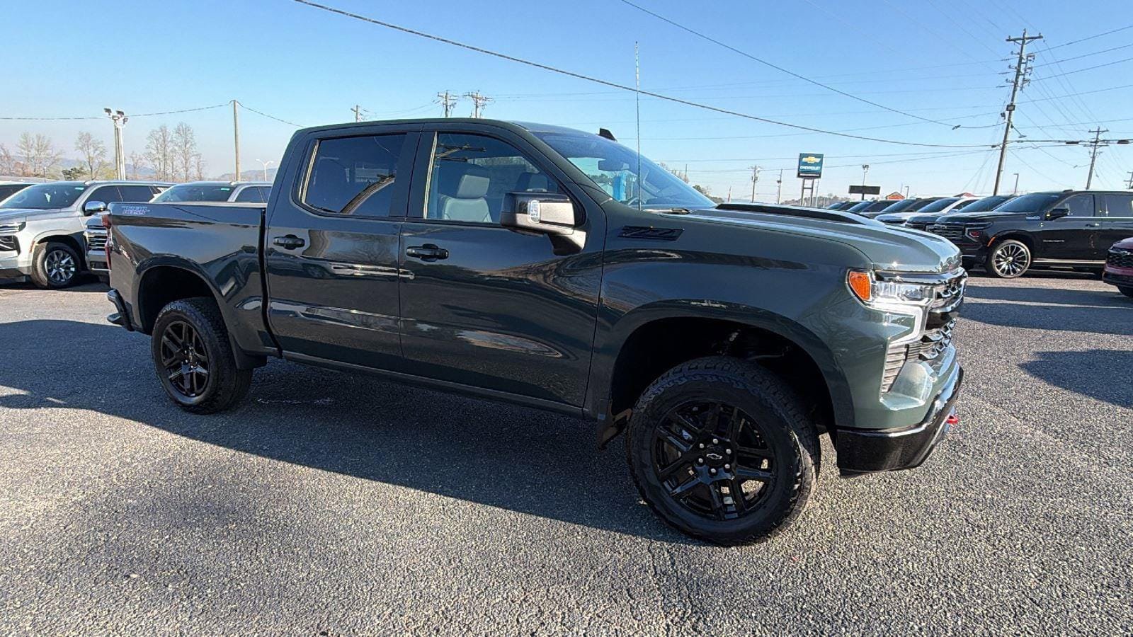 Used 2026 Chevrolet Silverado 1500 LT Trail Boss w/ LT Trail Boss Premium Package AWD/4WD image 3
