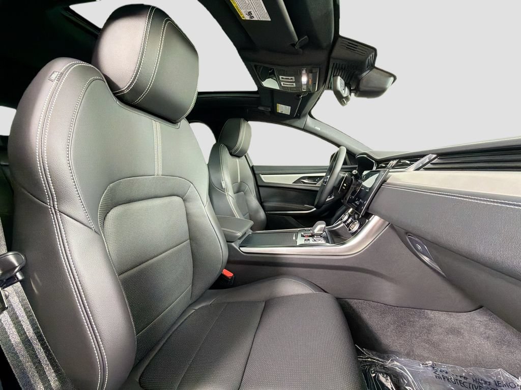Used 2024 Jaguar XF R-Dynamic SE AWD/4WD image 30