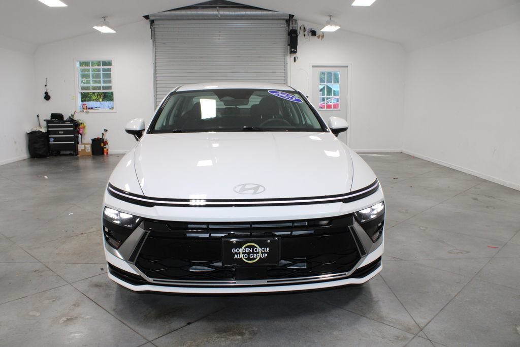 Used 2025 Hyundai Sonata SEL FWD image 3