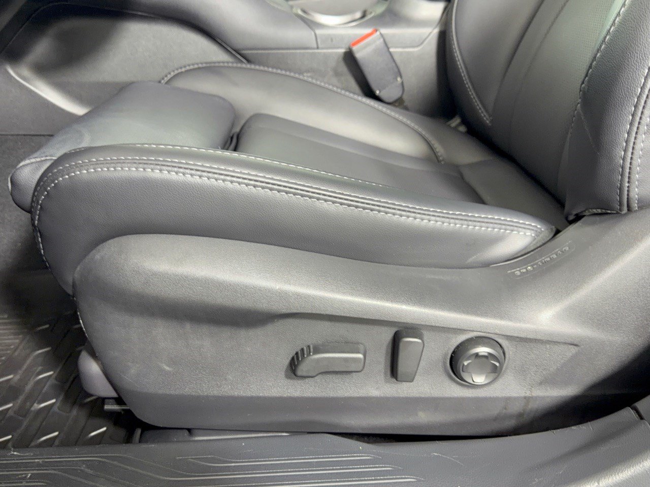 Used 2023 Subaru Outback Limited XT AWD/4WD image 16