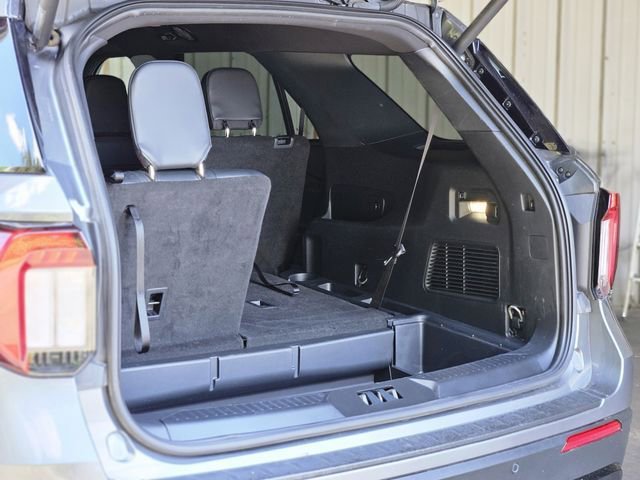 Used 2025 Ford Explorer ST-Line AWD/4WD image 32