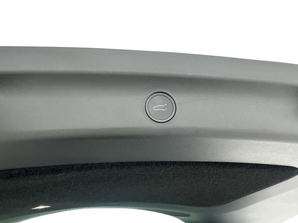 Used 2024 Tesla Model Y Long Range image 82