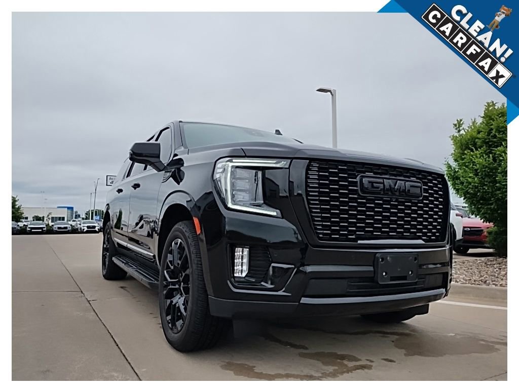 Used 2023 GMC Yukon XL Denali AWD/4WD image 4