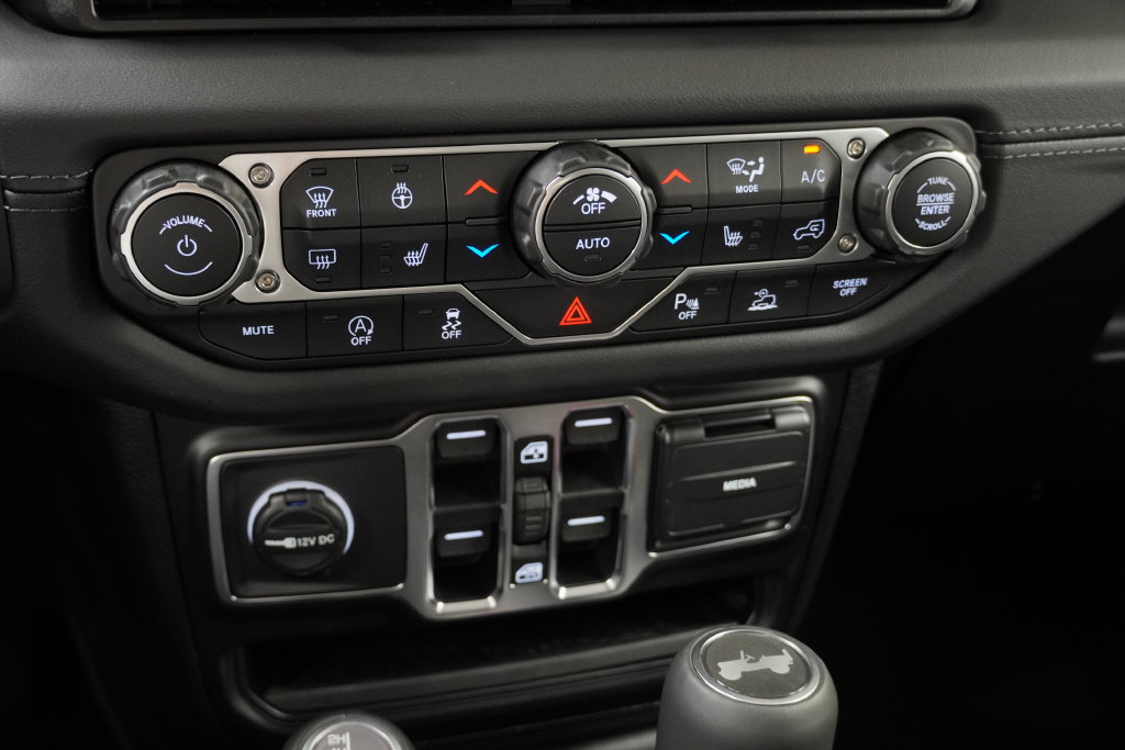 New 2026 Jeep Wrangler Unlimited Sahara AWD/4WD image 24