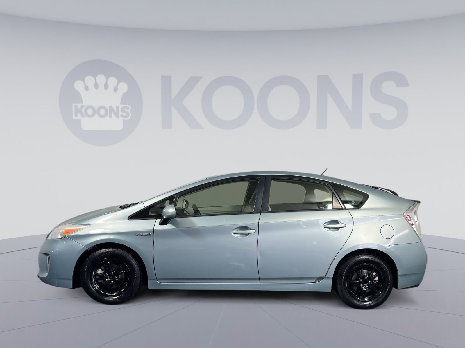 Used 2014 Toyota Prius Two FWD image 2