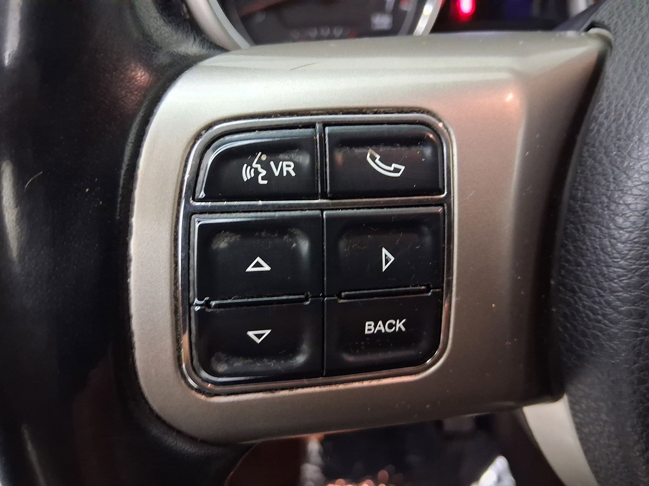 Used 2011 Jeep Grand Cherokee Limited RWD image 16