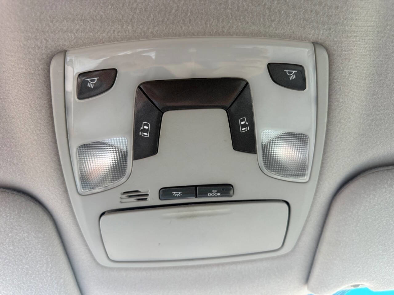 Used 2011 Toyota Sienna LE image 19