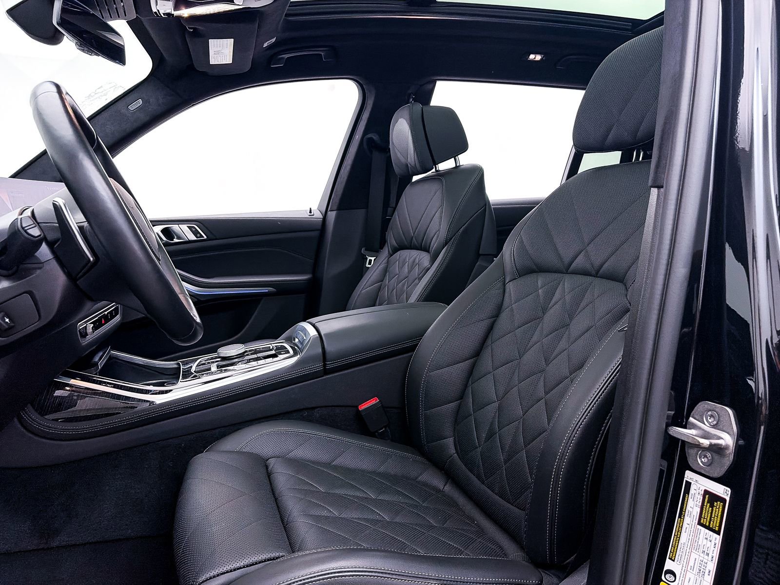 Used 2024 BMW X7 xDrive40i w/ M Sport Package image 21