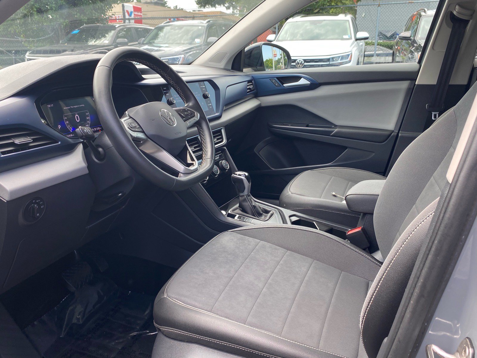 Certified 2023 Volkswagen Taos SE w/ Panoramic Sunroof Package FWD image 12