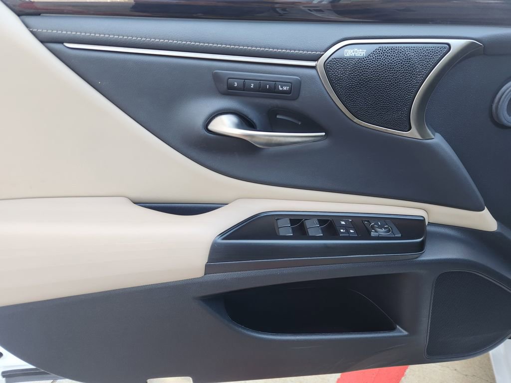 Used 2019 Lexus ES 350 w/ Premium Package FWD image 23
