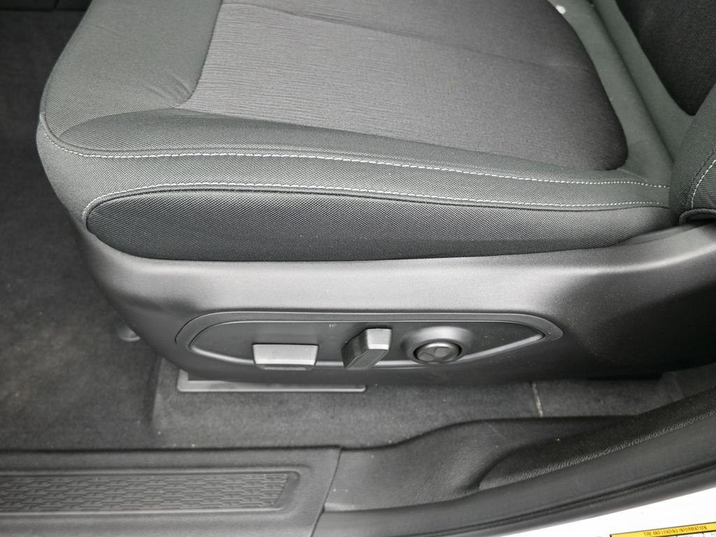 Used 2025 Jeep Grand Cherokee L Laredo image 6