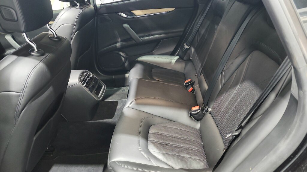 Used 2017 Maserati Quattroporte S GranLusso RWD image 37