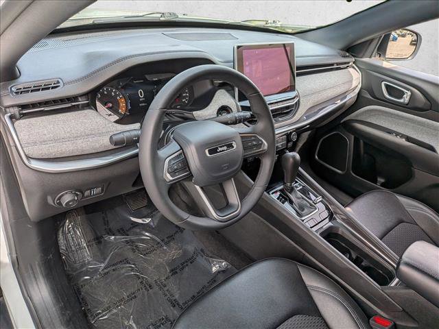 Used 2024 Jeep Compass Latitude AWD/4WD image 10