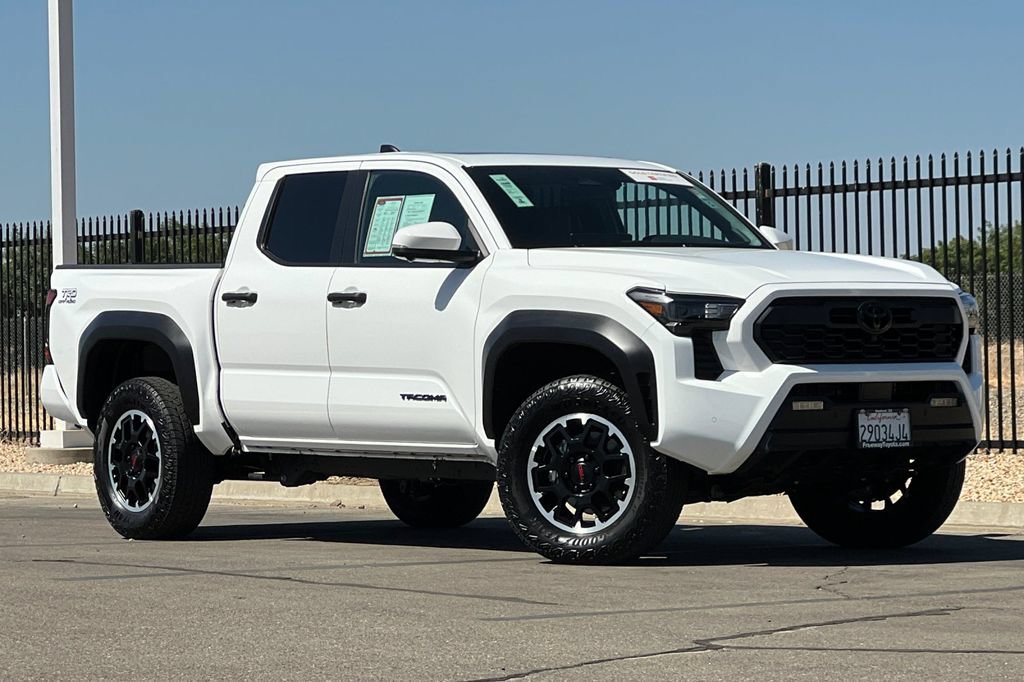 Certified 2026 Toyota Tacoma TRD Off-Road w/ TRD Off Road Premium Package AWD/4WD image 2