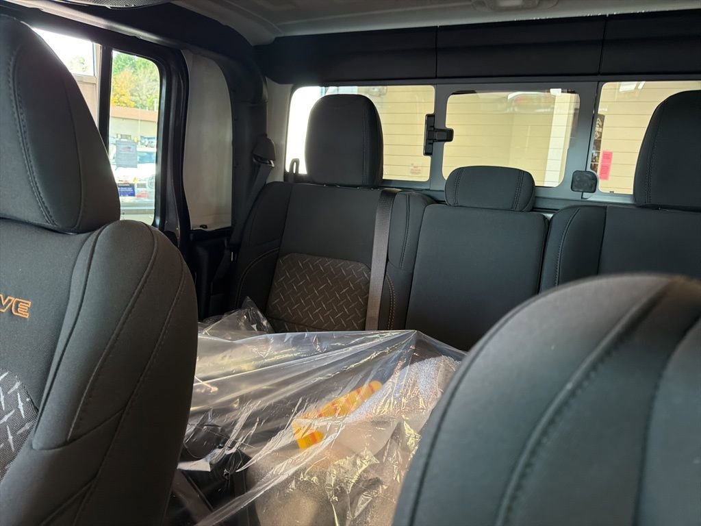 New 2025 Jeep Gladiator Mojave w/ Safety Group image 15