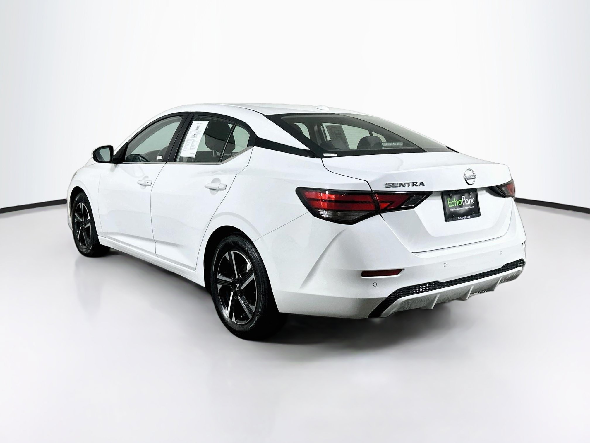 Used 2025 Nissan Sentra SV FWD image 5