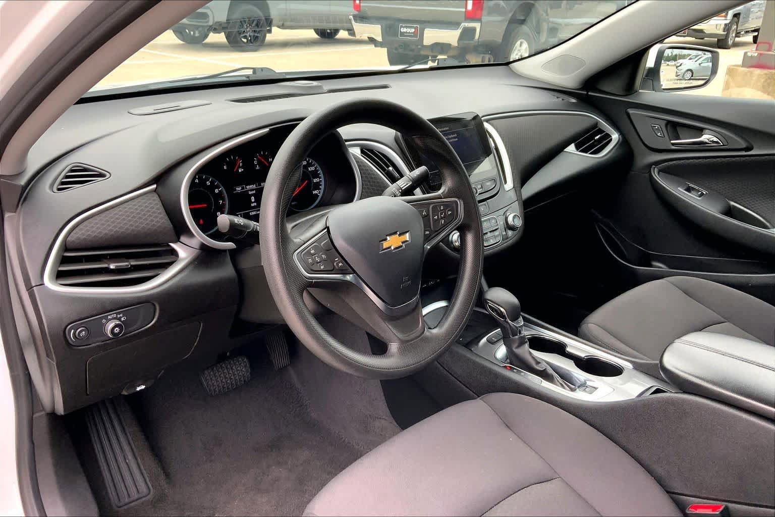Used 2024 Chevrolet Malibu LT FWD image 17