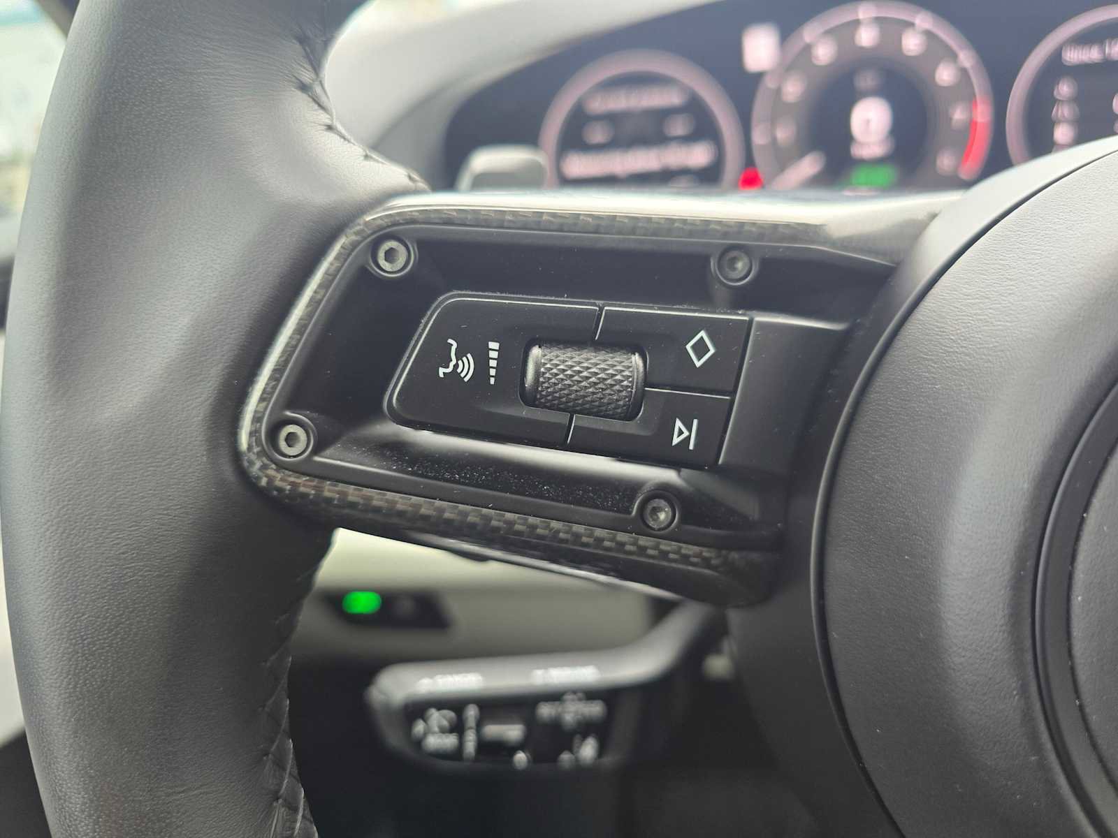 Used 2025 Porsche Cayenne Turbo image 34