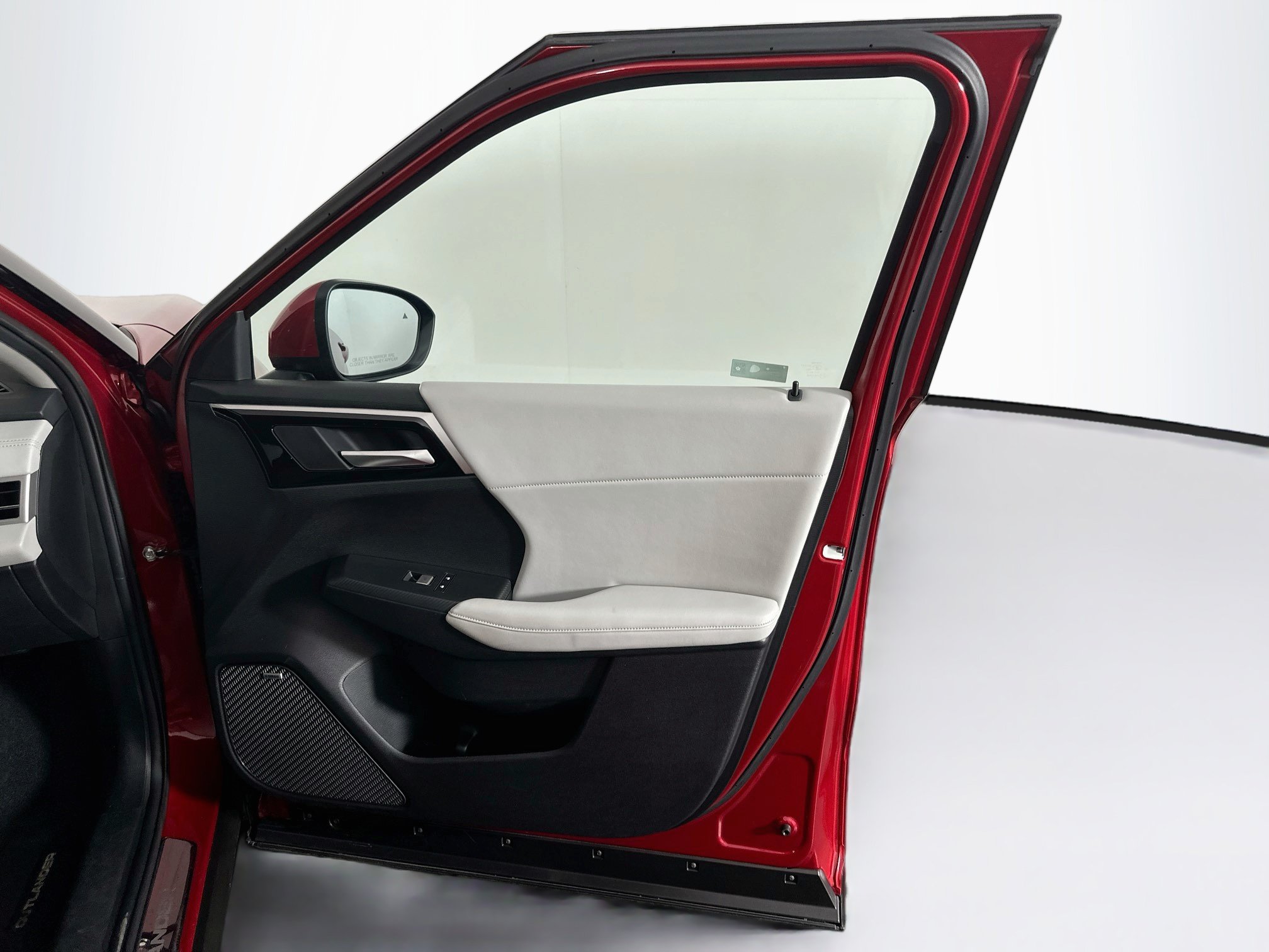 Used 2025 Mitsubishi Outlander SE FWD image 34