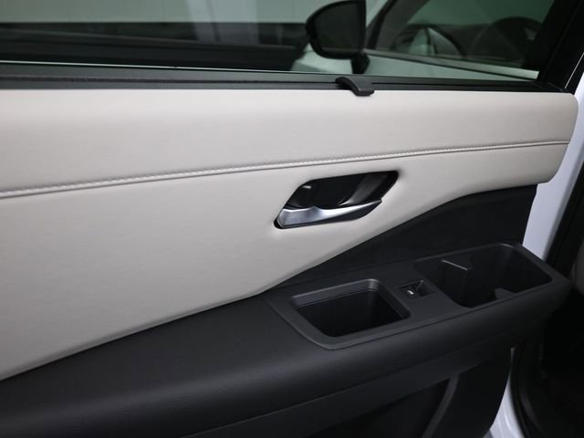 New 2026 Nissan Pathfinder SL image 16