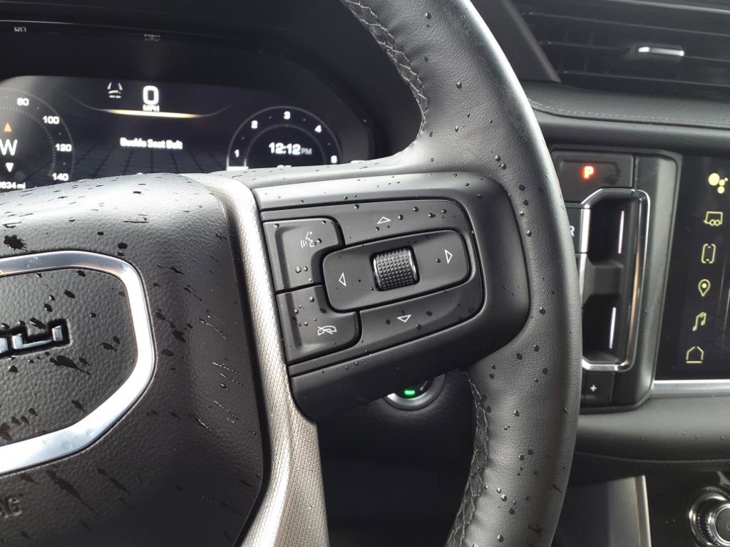 Used 2024 GMC Yukon XL Denali image 9