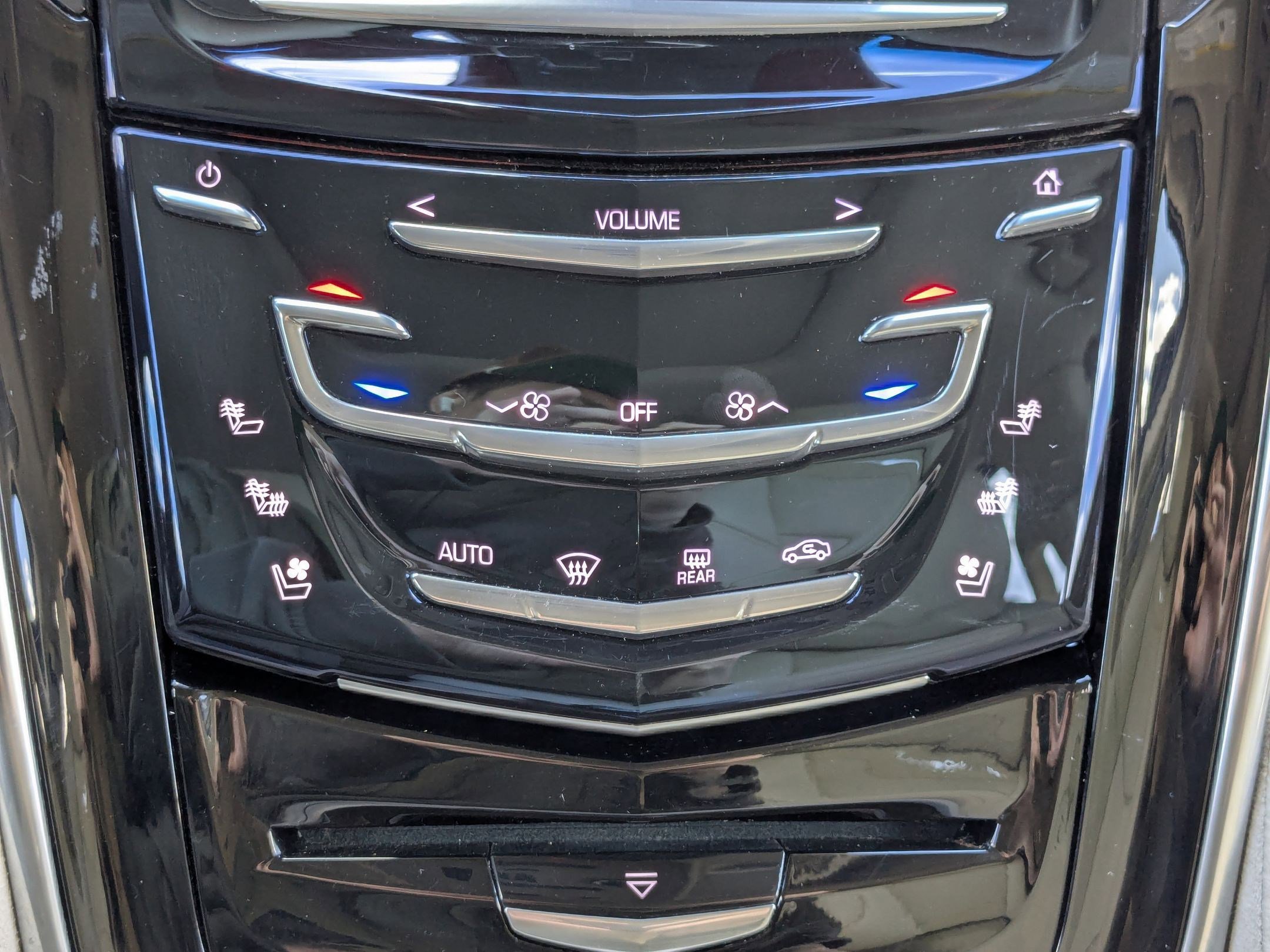 Used 2020 Cadillac Escalade ESV Premium Luxury image 24