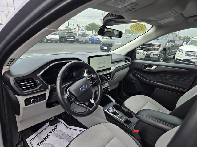 Used 2023 Ford Escape Active w/ Tech Pack #2 AWD/4WD image 2