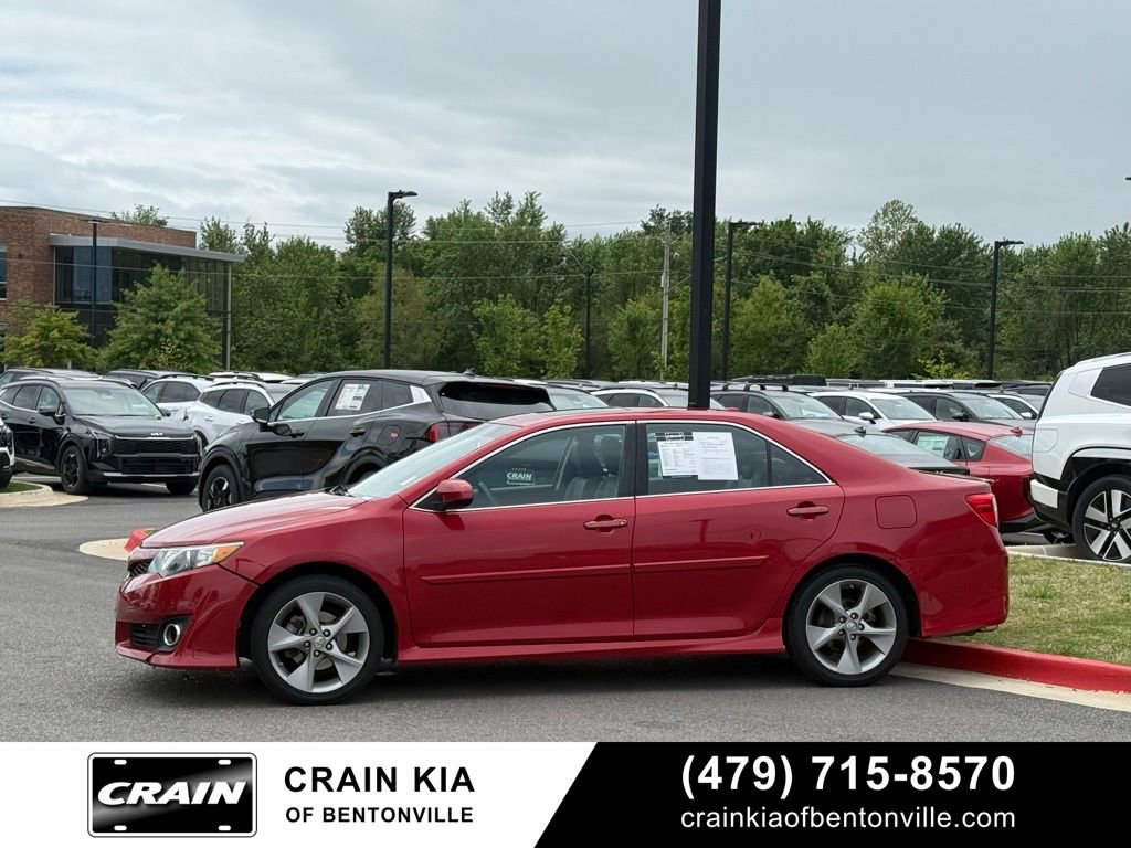 Used 2013 Toyota Camry SE w/ Leather Pkg FWD image 4